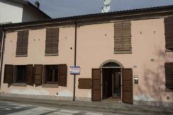 Appartamento al piano primo in vendita a Pisignano