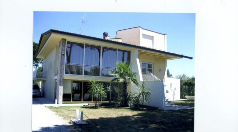 7 Villa vista frontale