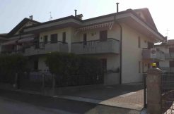 Appartamento al piano terreno a Pisignano