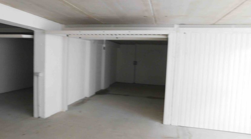 32 garage